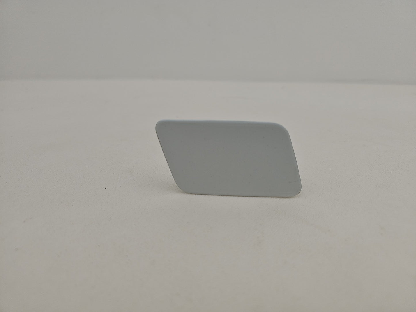 JAGUAR XE R-SPORT X760 2016 HEADLIGHT WASHER COVER CUP OSF RIGHT GX73-13L018-A
