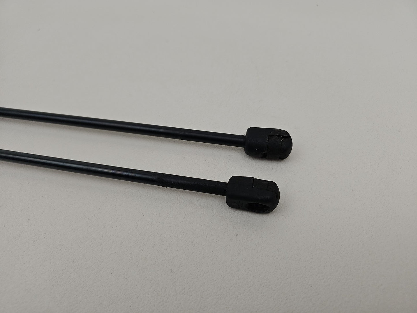 JAGUAR XF X260 PAIR OF FRONT BONNET HOOD GAS LIFTING STRUTS 2016 GX73-16C826-AB