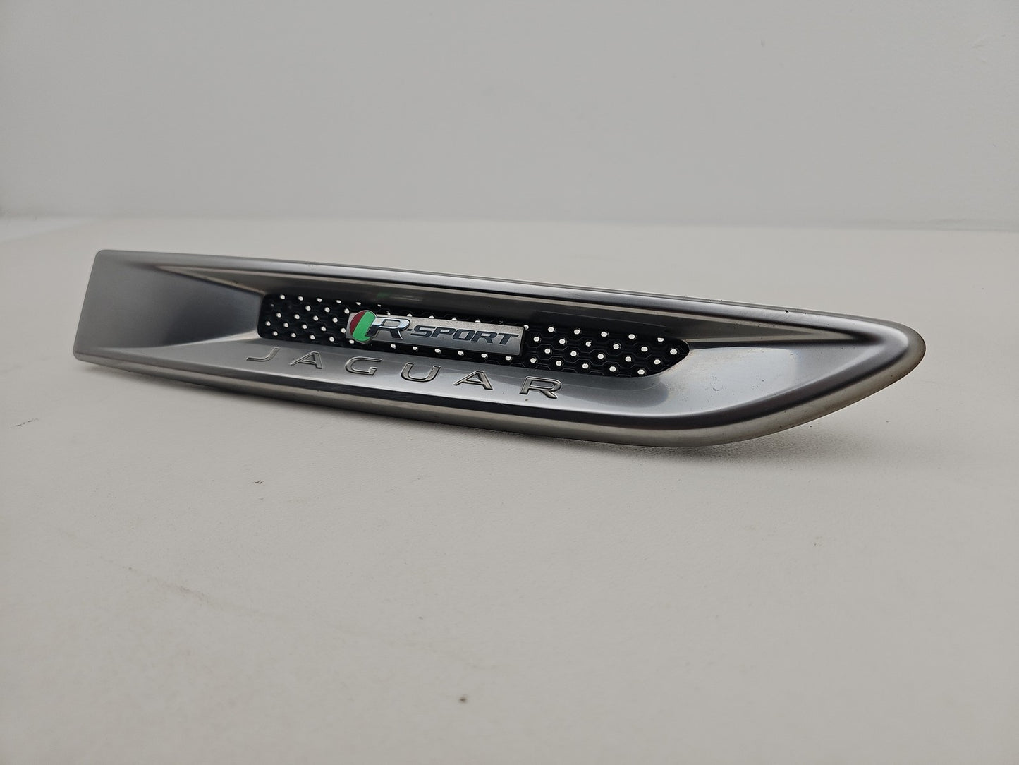 JAGUAR XE 2016 R SPORT DRIVER SIDE FRONT WING CHROME GRILL GX7M280B10