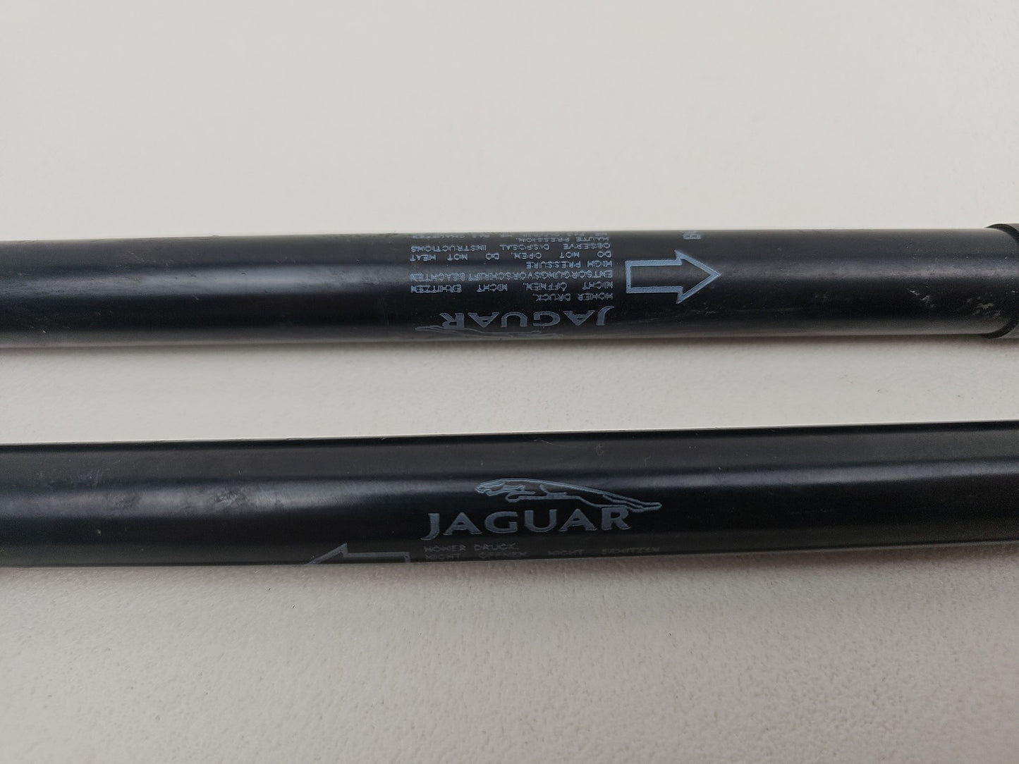 JAGUAR XF X260 PAIR OF FRONT BONNET HOOD GAS LIFTING STRUTS 2016 GX73-16C826-AB