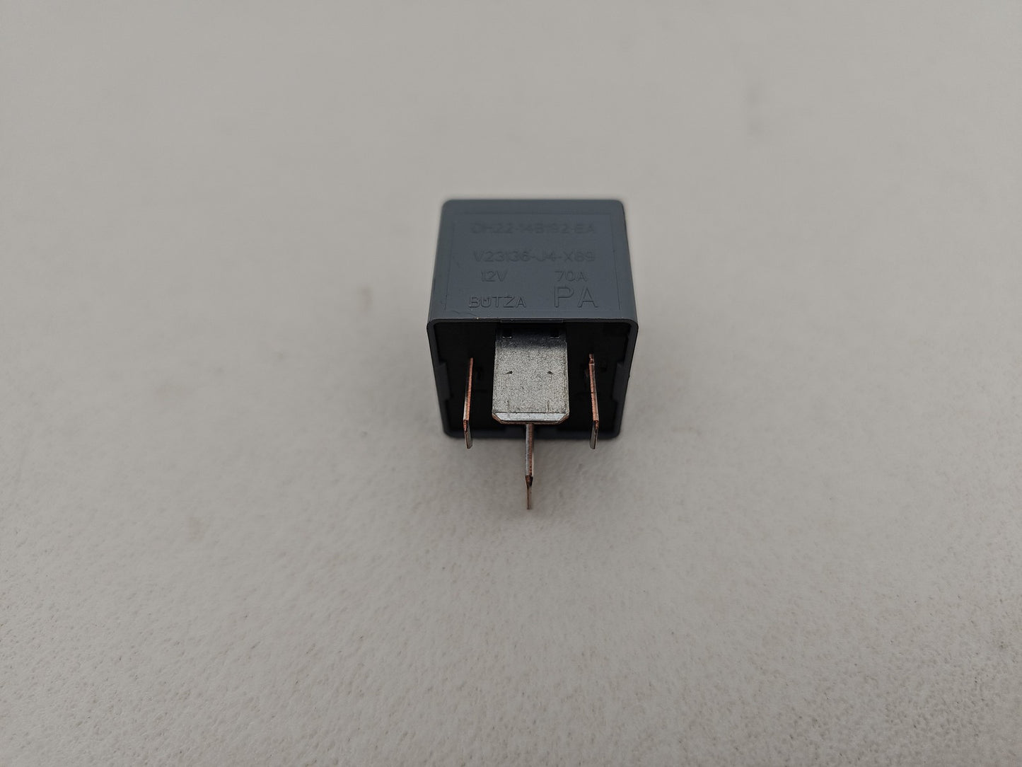 DH22-14B192-EA Land Rover Jaguar 4-Blade Grey Relay 70A 12V Tyco V23136-J4-X89