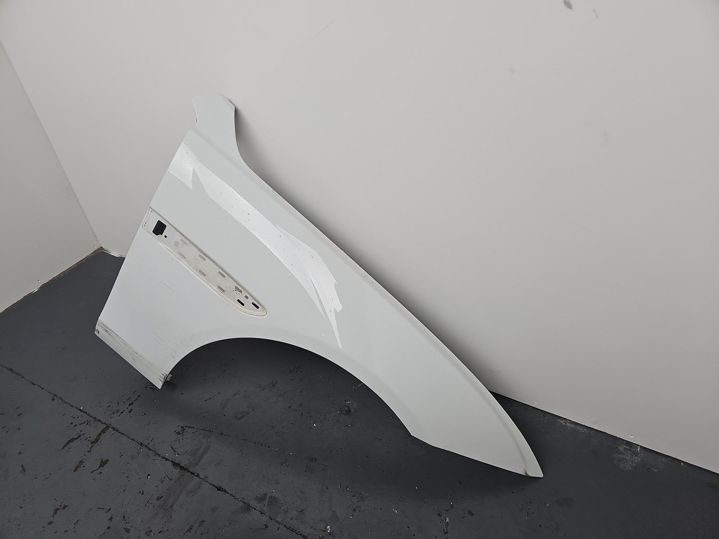 2016 JAGUAR XE FRONT RIGHT DRIVER SIDE WING / FENDER OEM WHITE