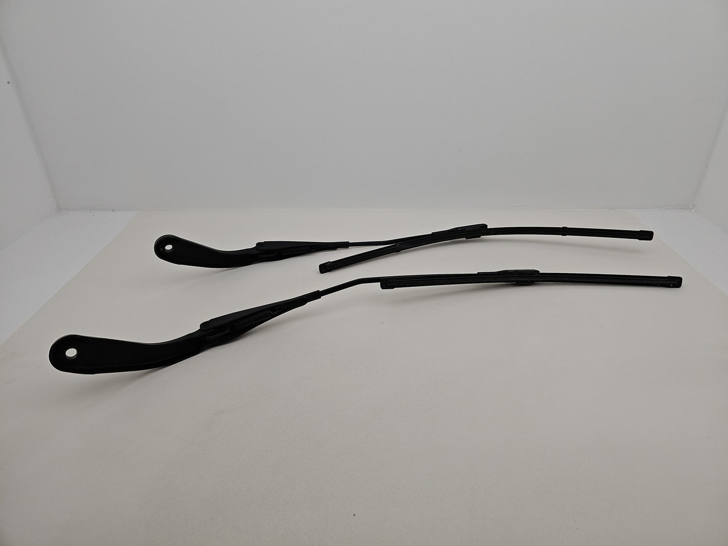 2014 BMW 320I LUXURY AUTO Wiper Front Arm Kit F30 F31 PAIR