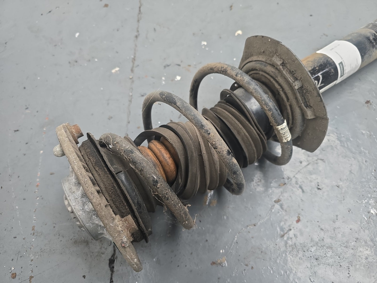 OEM BMW 3 Series F31 F30 Shock Absorber Strut Front RH Or LH 6866556 6863135