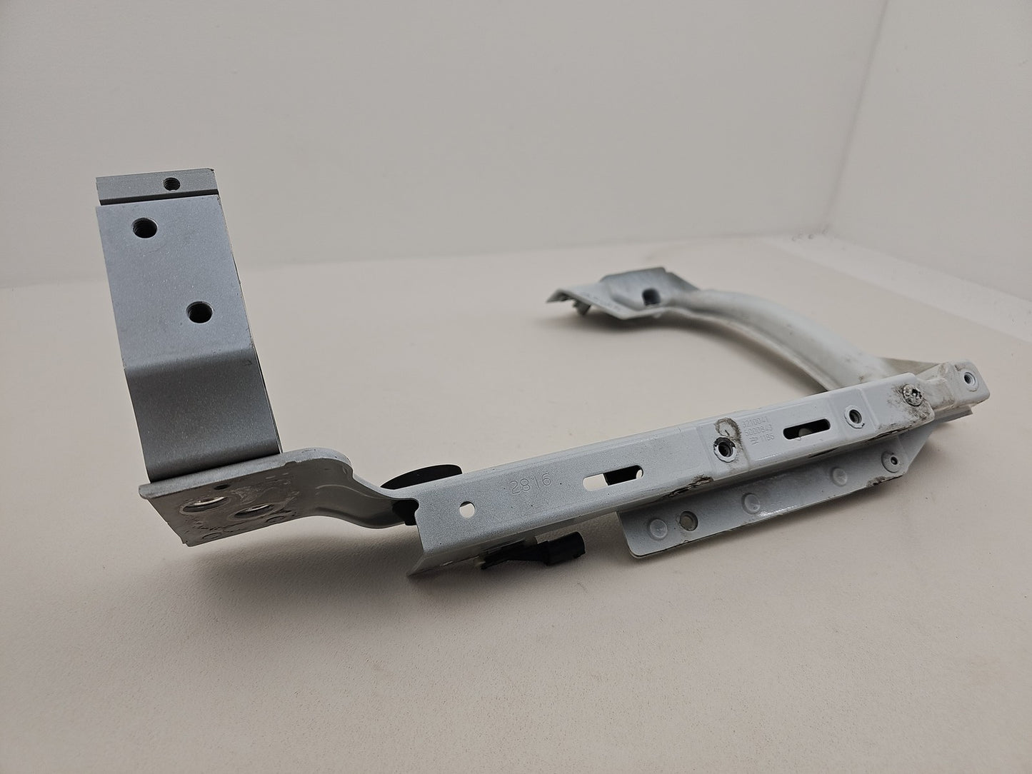 JAGUAR XE X760 HEADLIGHT BRACKET FRONT LEFT PASSENGER SIDE 2015 - 2018 3210050