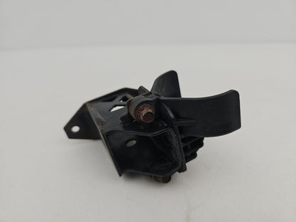 JAGUAR XF 2016 2.0 DIESEL RHD LOWER RADIATOR MOUNT BRACKET GX738983CD LEFT N/S