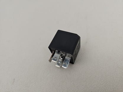JAGUAR/LAND ROVER RELAY 4-PIN BLACK 12V 40A 2.0 DIESEL DH2214B192CA OEM GENUINE