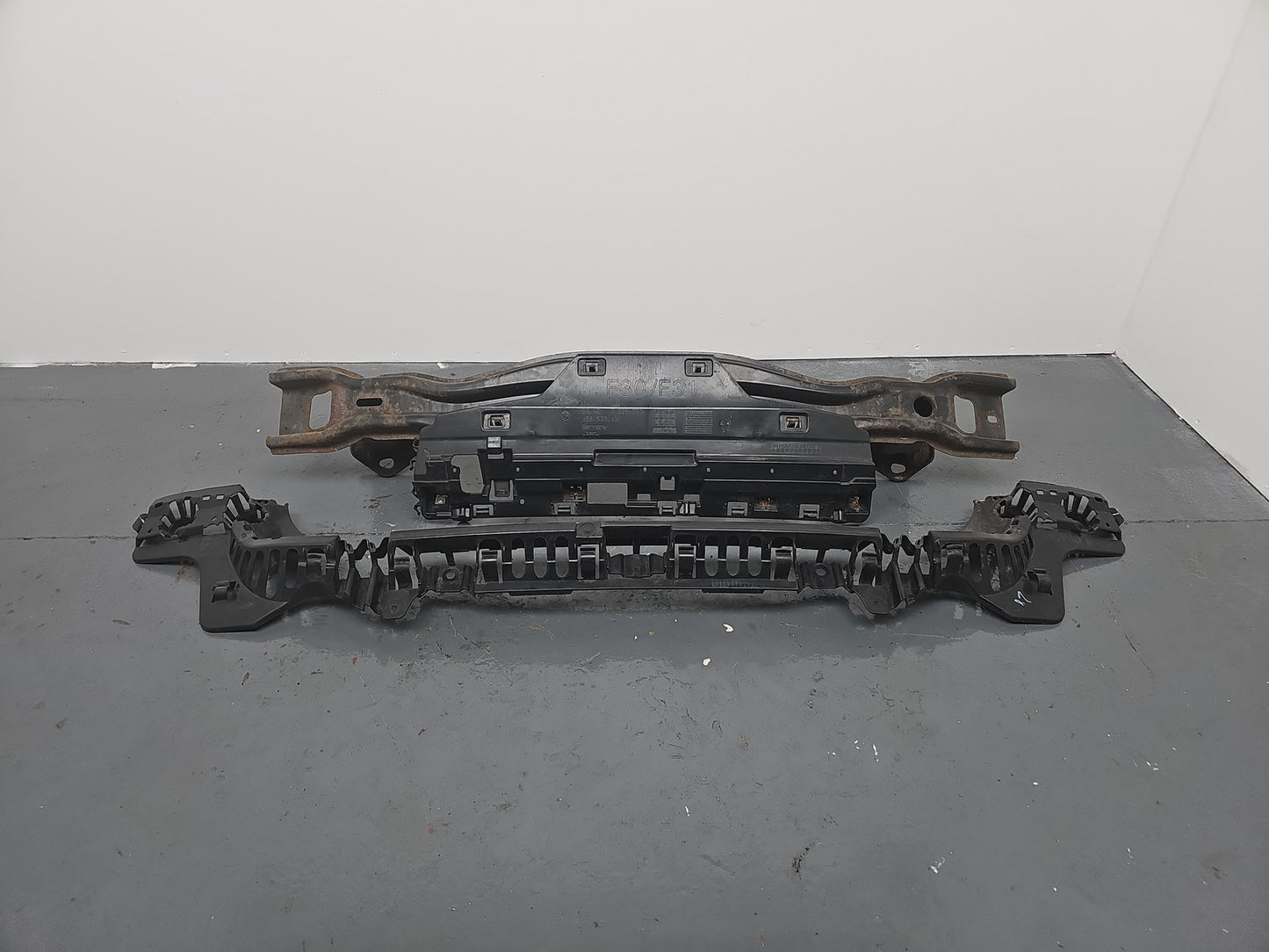 BMW F30 F31 Rear Diffuser + Center Bracket + Crash Bar OEM Kit