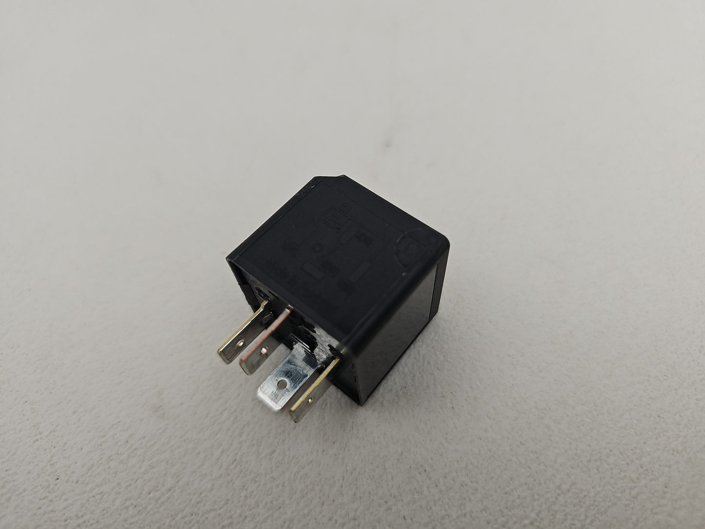 JAGUAR/LAND ROVER RELAY 4-PIN BLACK 12V 40A 2.0 DIESEL DH2214B192CA OEM GENUINE