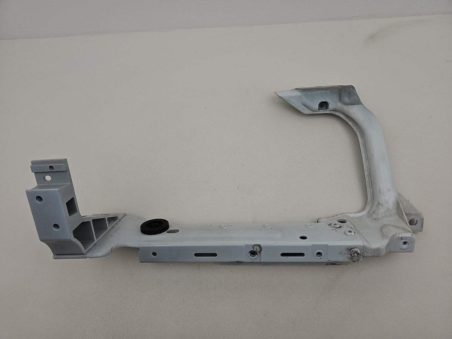 JAGUAR XE X760 HEADLIGHT BRACKET FRONT LEFT PASSENGER SIDE 2015 - 2018 3210050