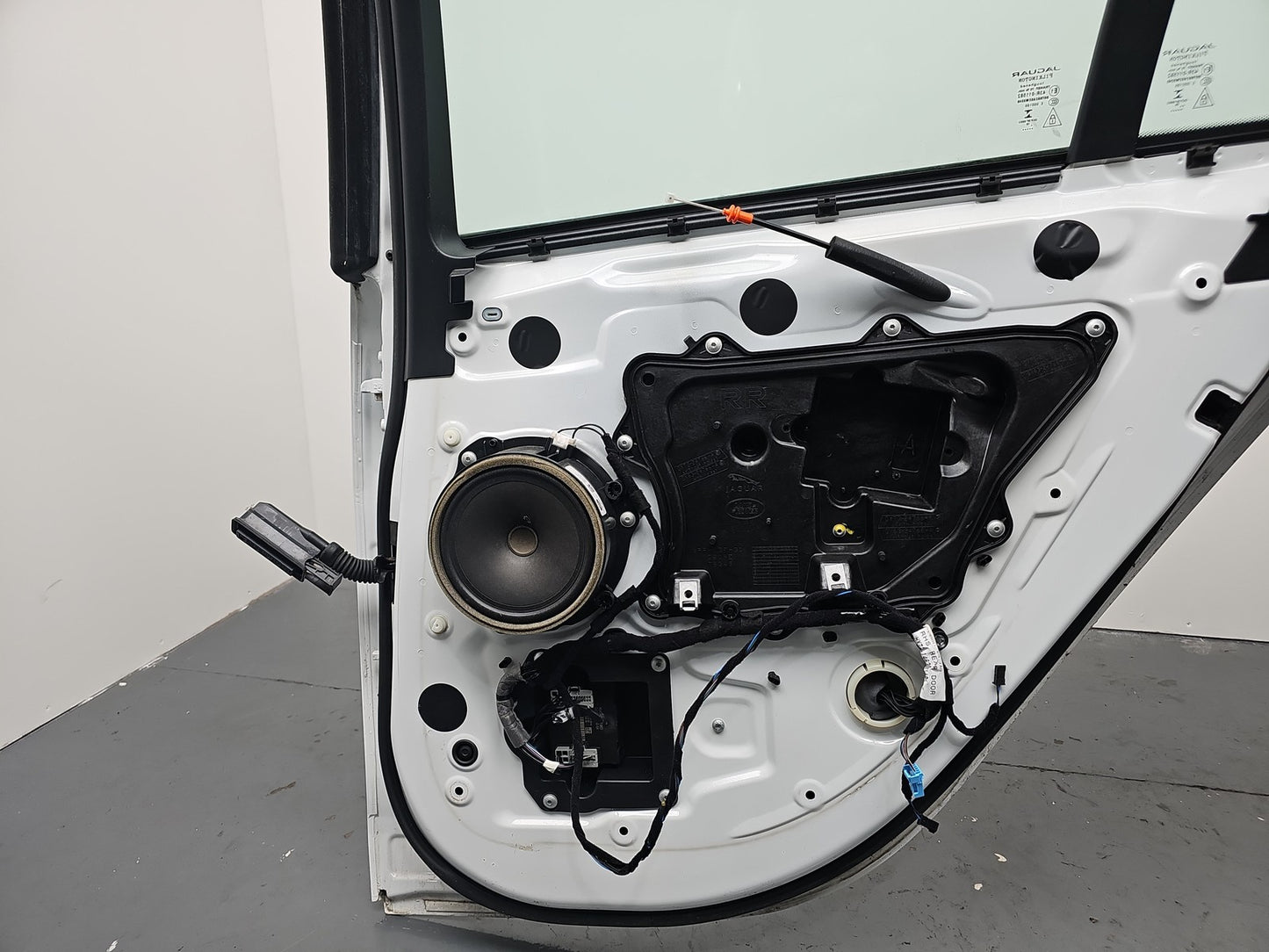 2016 JAGUAR XE X760 R-SPORT OSR RIGHT REAR DOOR LRC NER POLARIS WHITE OEM GENUNE