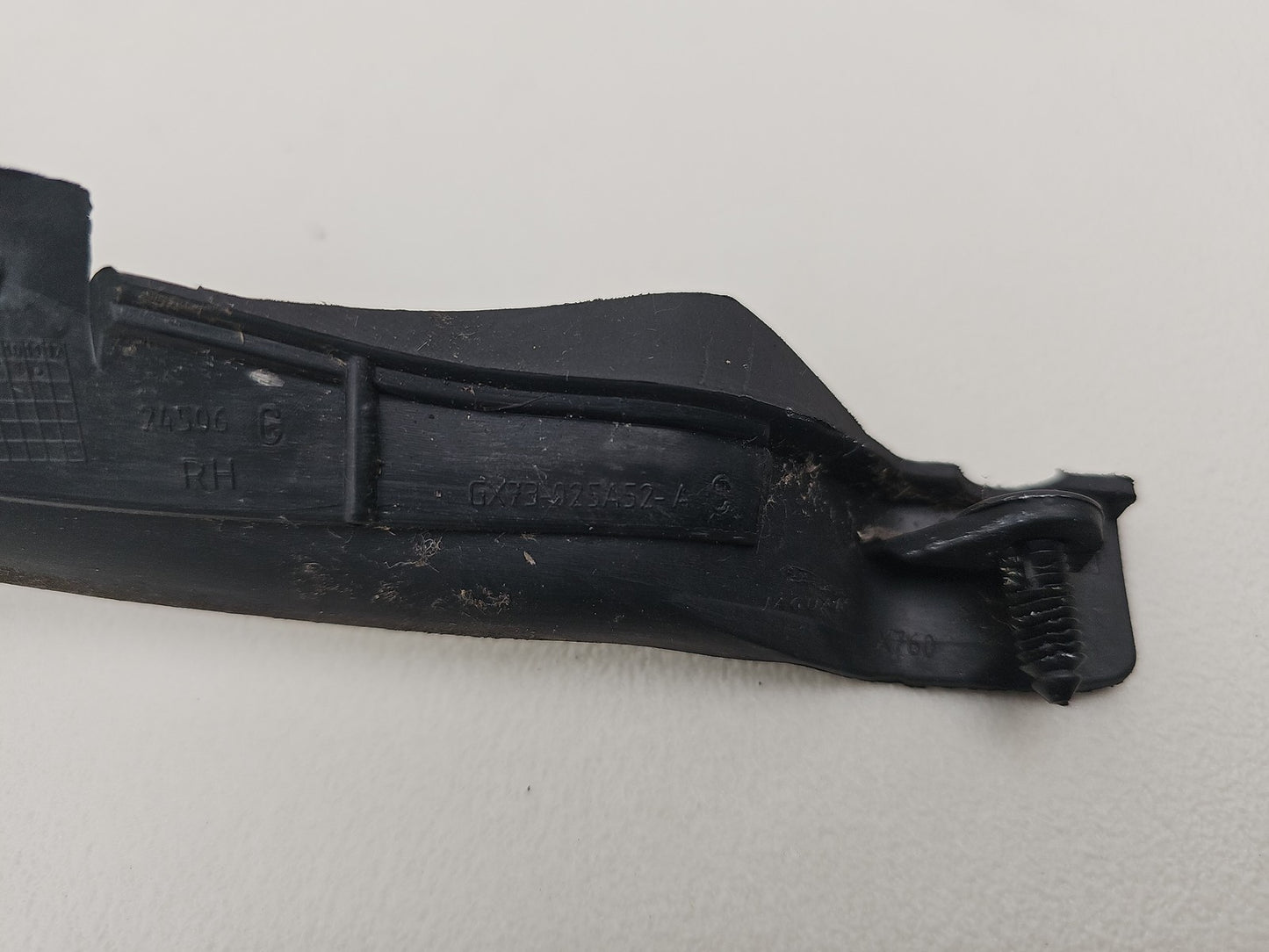 GENUINE JAGUAR XE 2016 WINDSHIELD DEFLECTOR TRIM DRIVER SIDE GX73025A52A OEM