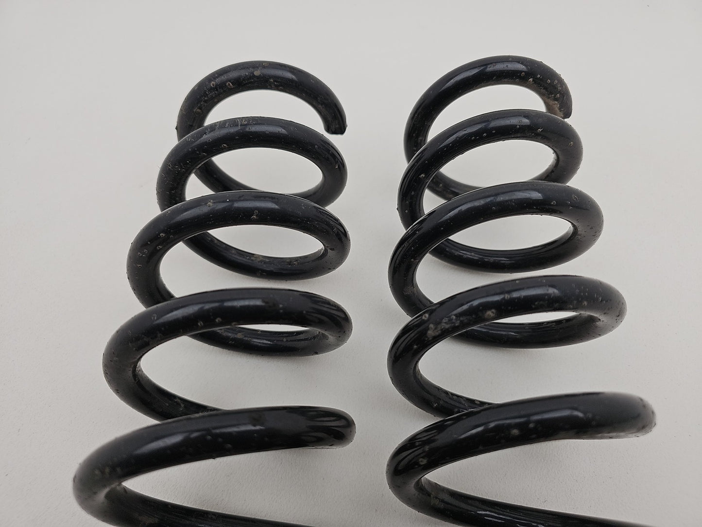 Coil Spring BMW F30 Rear Axle Suspension Left Right N/O/S Spring Set EE