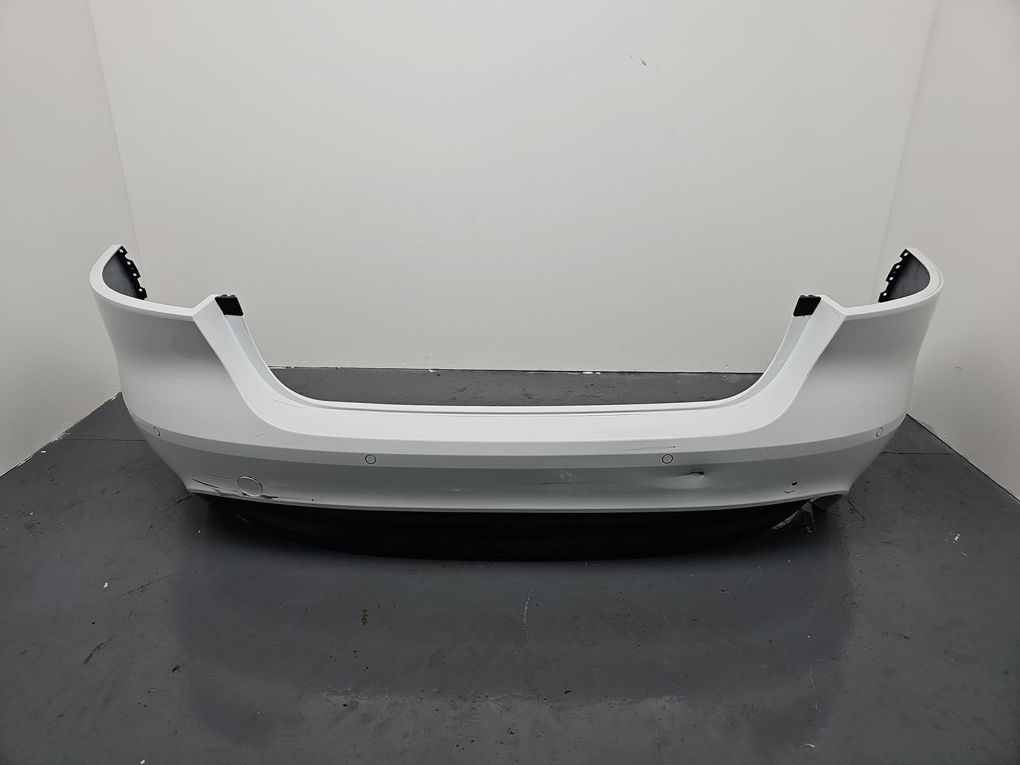 JAGUAR XE X760 COMPLETE REAR BUMPER WITH SENSORS IN LRC NER POLARIS WHITE 2016