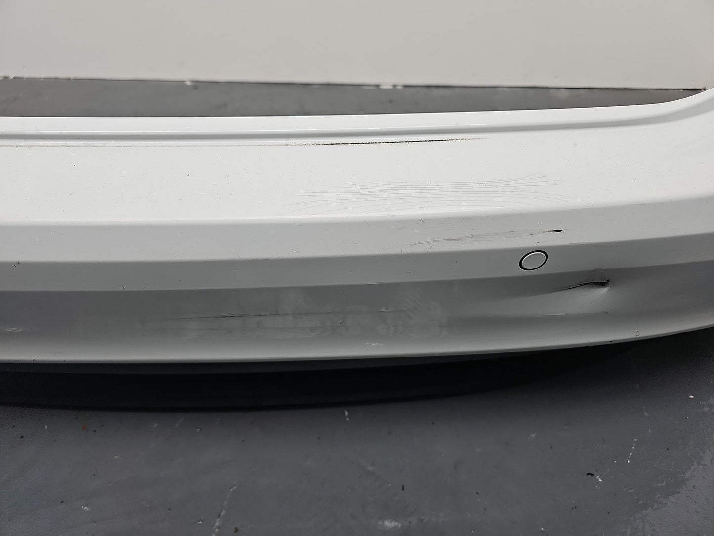 JAGUAR XE X760 COMPLETE REAR BUMPER WITH SENSORS IN LRC NER POLARIS WHITE 2016