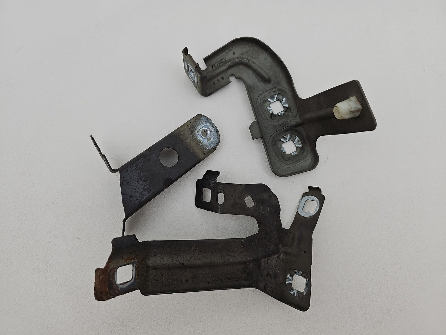 BMW 3 4 SERIES F30 F32 F36 FRONT LEFT SIDE WING BRACKET SET 7255822