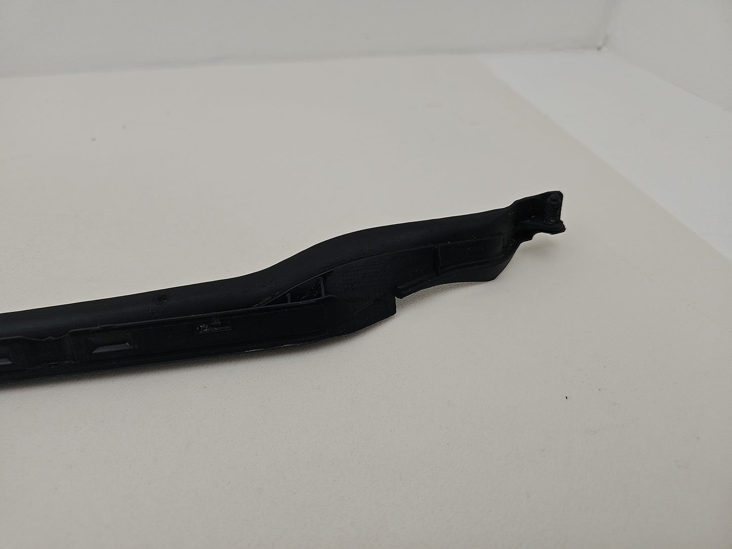 GENUINE JAGUAR XE 2016 WINDSHIELD DEFLECTOR TRIM PASSENGER SIDE GX73025A53A OEM