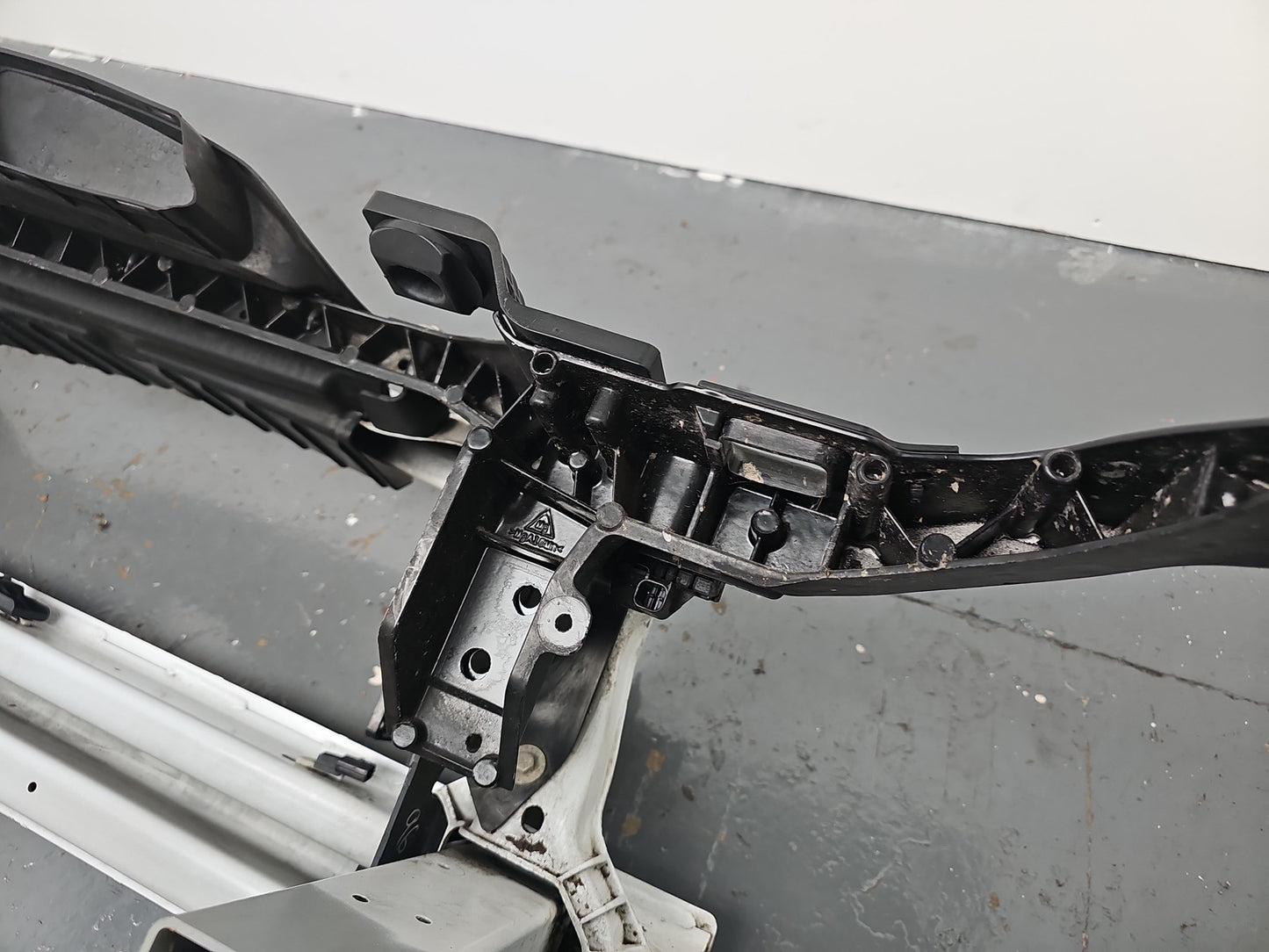 JAGUAR XE X760 FRONT SLAM PANEL UNIT WITH CRASH BAR 2016 GX73-297A12-BB