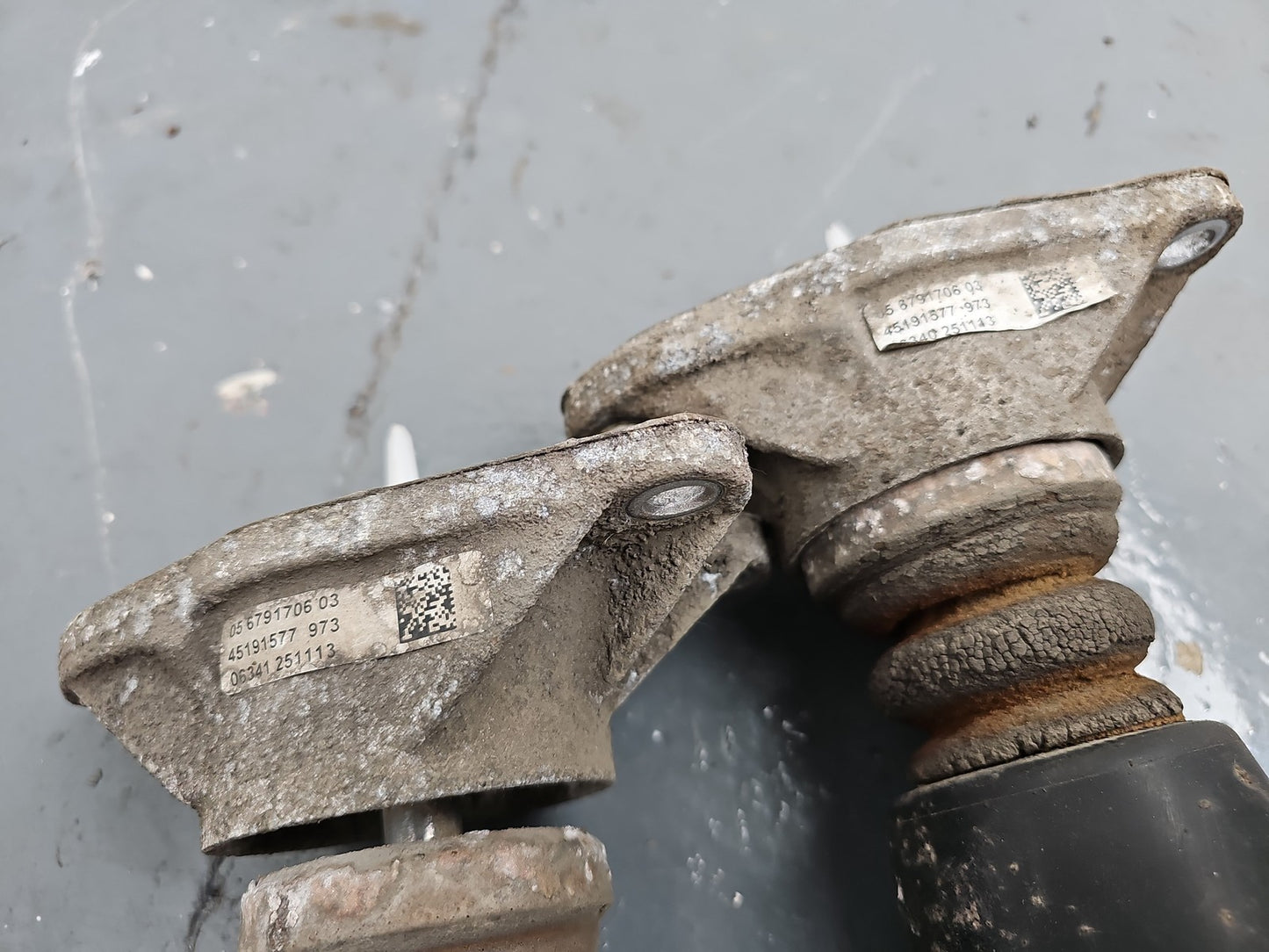 BMW 3 SERIES F30 PAIR OF REAR SHOCK ABSORBERS LEFT & RIGHT Saloon