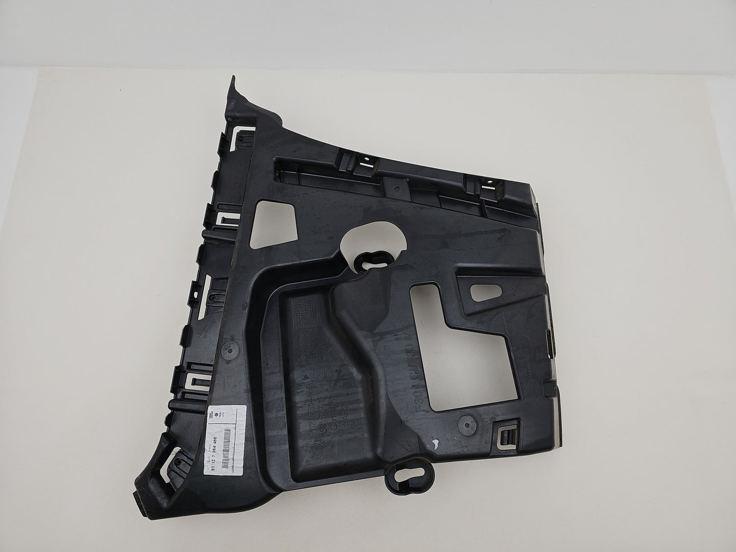 BMW F30 LCI Guide Mount Bracket Rear Bumper Right Side O/S 7384466