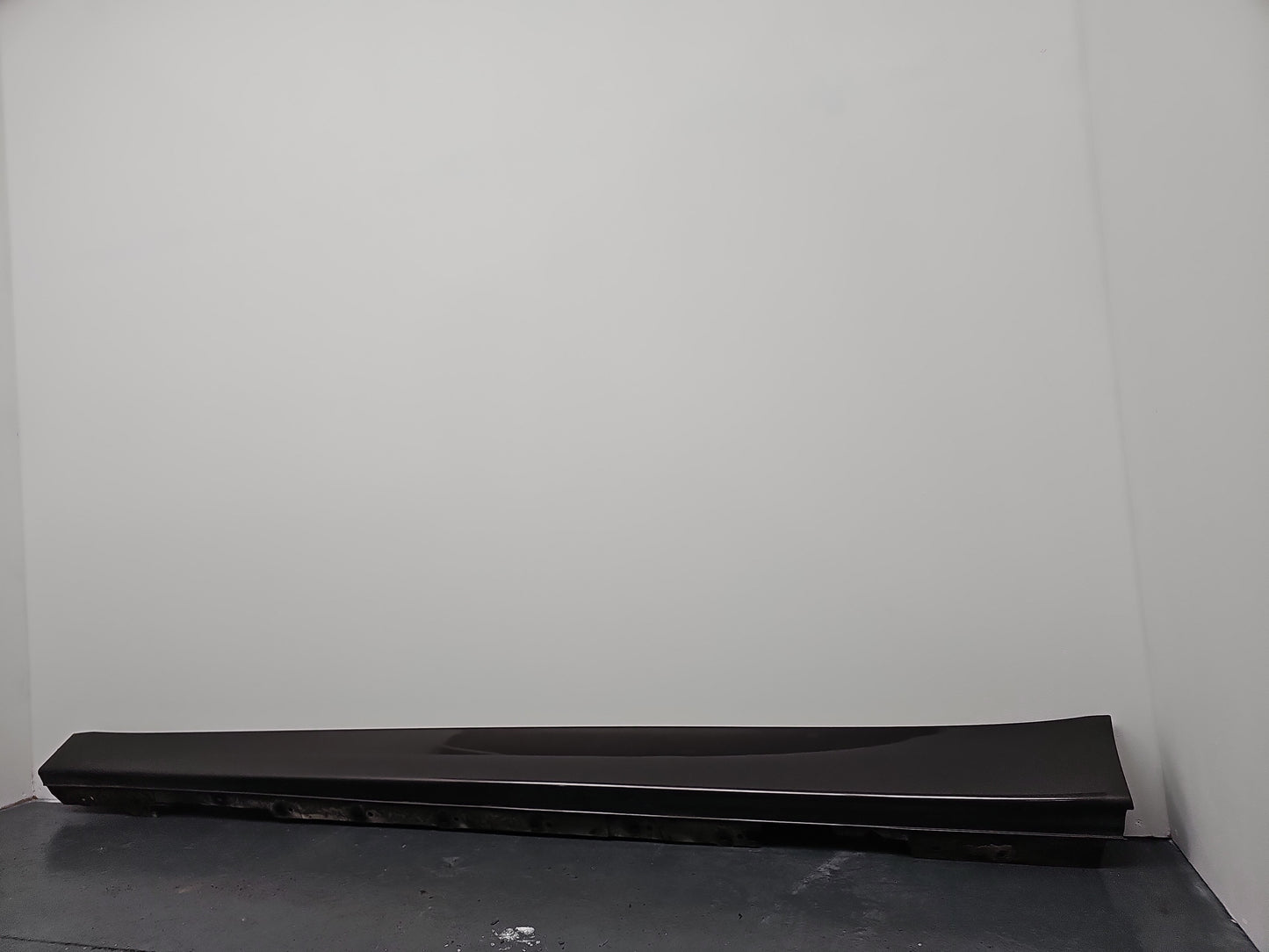 Side Skirt LH 3