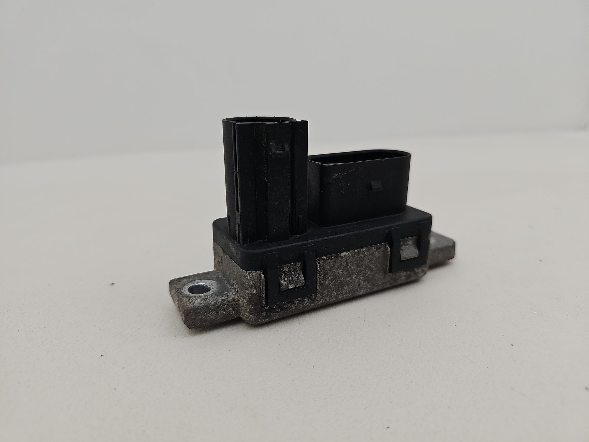 Land Rover/Jaguar Glow Plug Relay Gx73-12b533-Ad Genuine Oem Part - photo 3