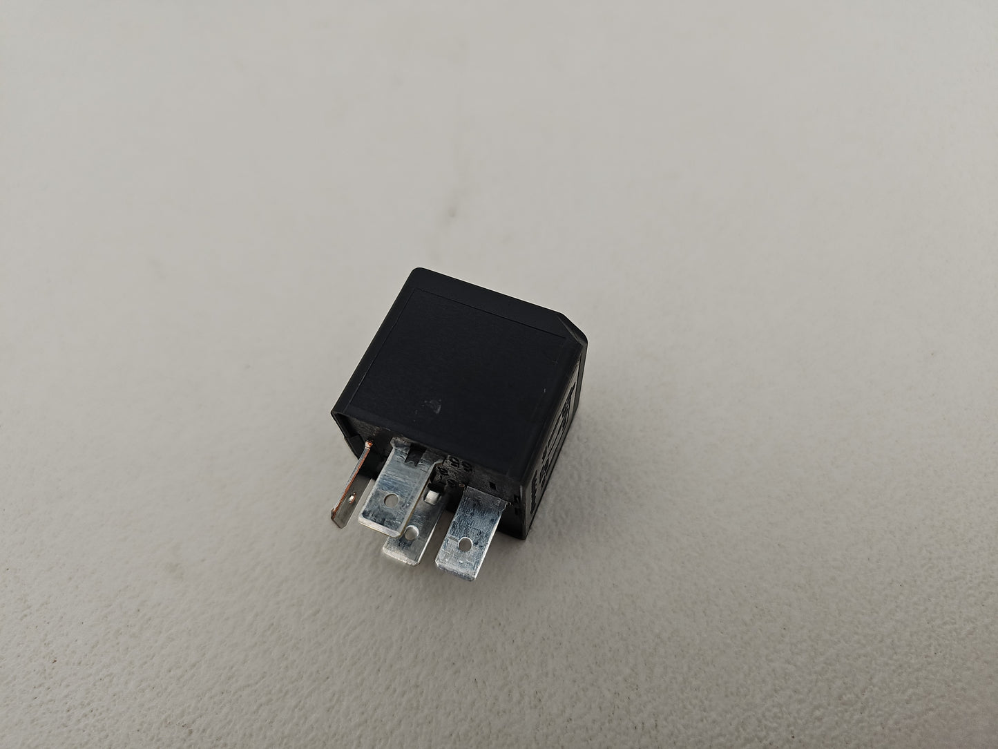 Jaguar/Land Rover Relay 4-Pin Black 12v 40a 2.0 Diesel Dh2214b192ca Oem Genuine - photo 3