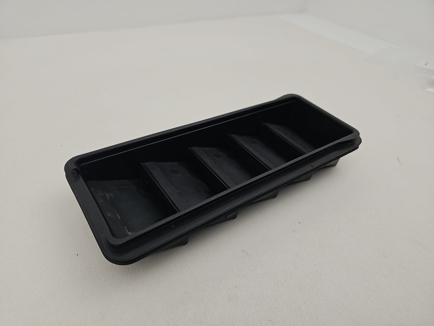 Facia Vent RH 3