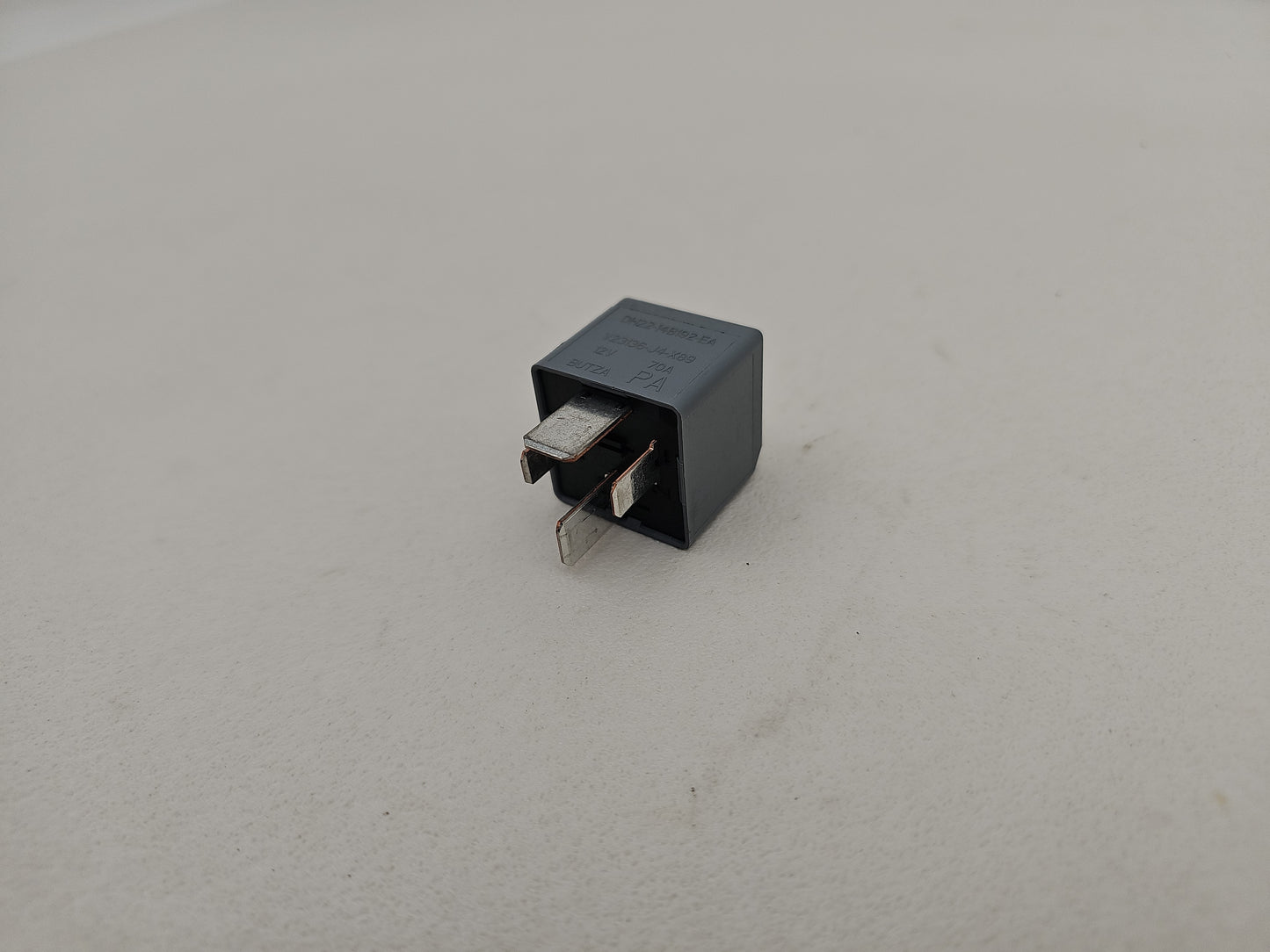 Dh22-14b192-Ea Land Rover Jaguar 4-Blade Grey Relay 70a 12v Tyco V23136-J4-X89 - photo 3