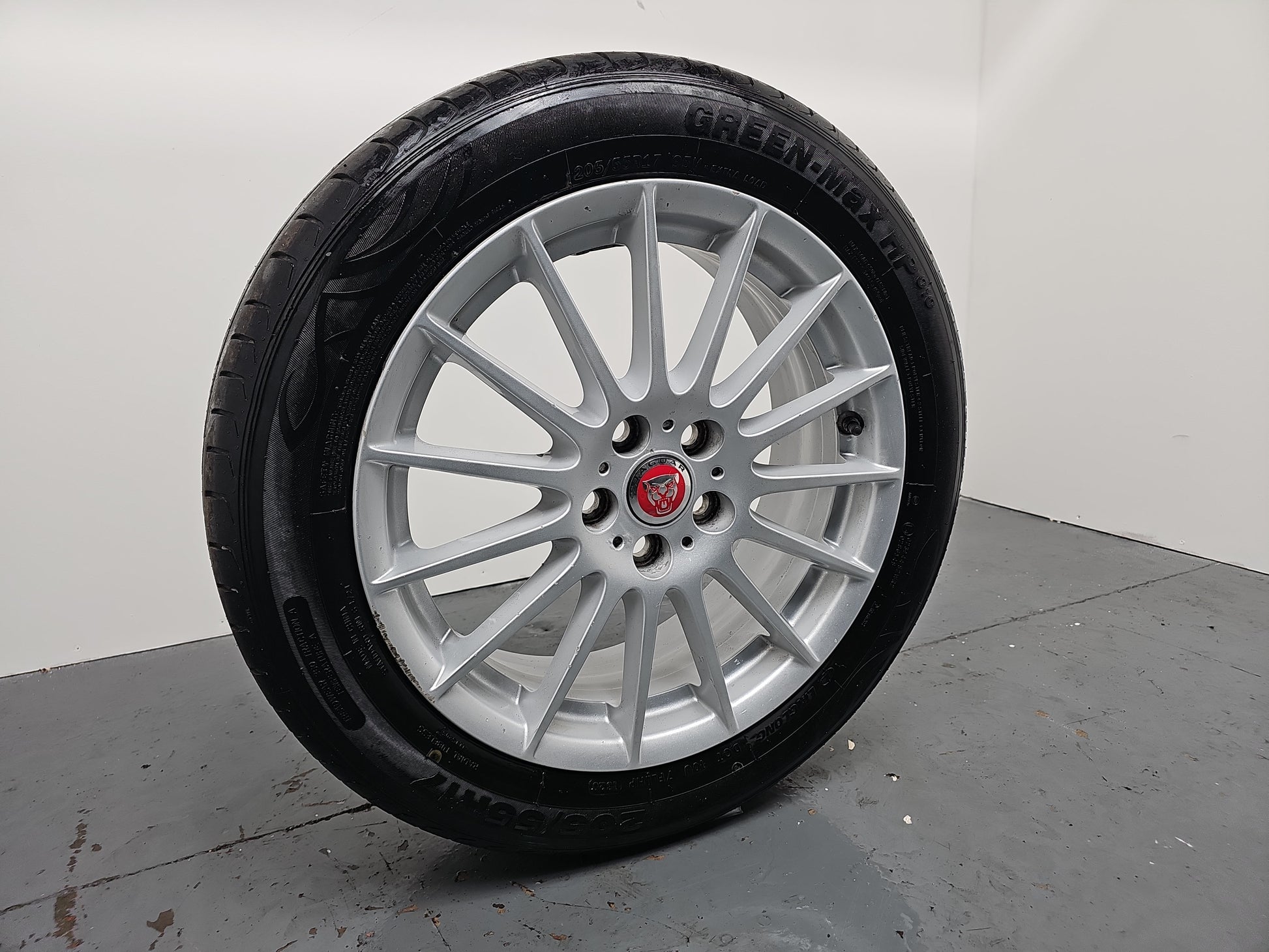 Jaguar Xe X760 17" Inch Alloy Wheel With Tyre 205/55/R17 Gx73-1007-Ta - photo 3