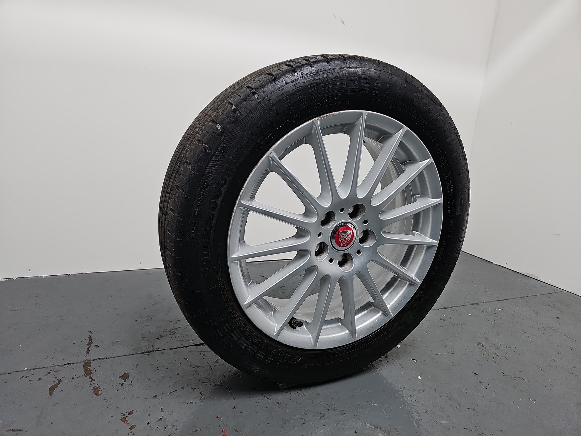 Jaguar Xe X760 17" Inch Alloy Wheel With Tyre 205/55/R17 Gx73-1007-Ta - photo 3