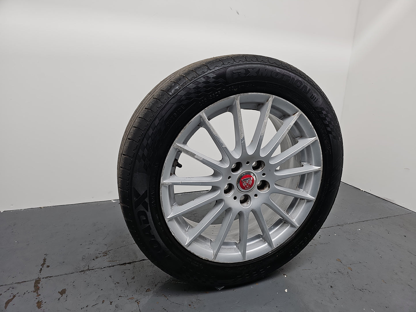 Jaguar Xe X760 17" Inch Alloy Wheel With Tyre 205/55/R17 Gx73-1007-Ta - photo 3