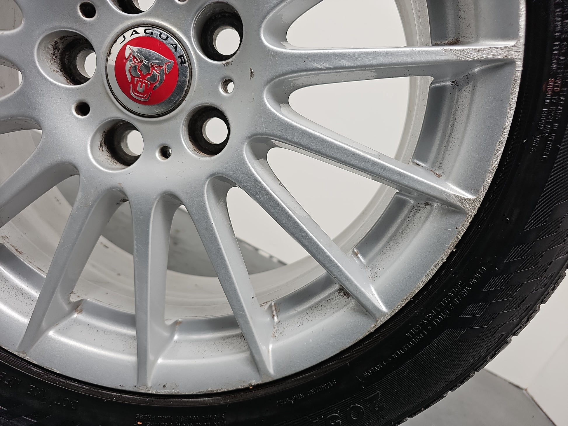 Jaguar Xe X760 17" Inch Alloy Wheel With Tyre 205/55/R17 Gx73-1007-Ta - photo 9