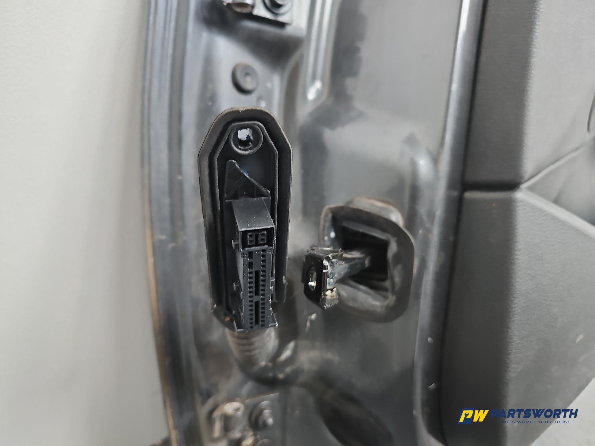 Door Front RH 9