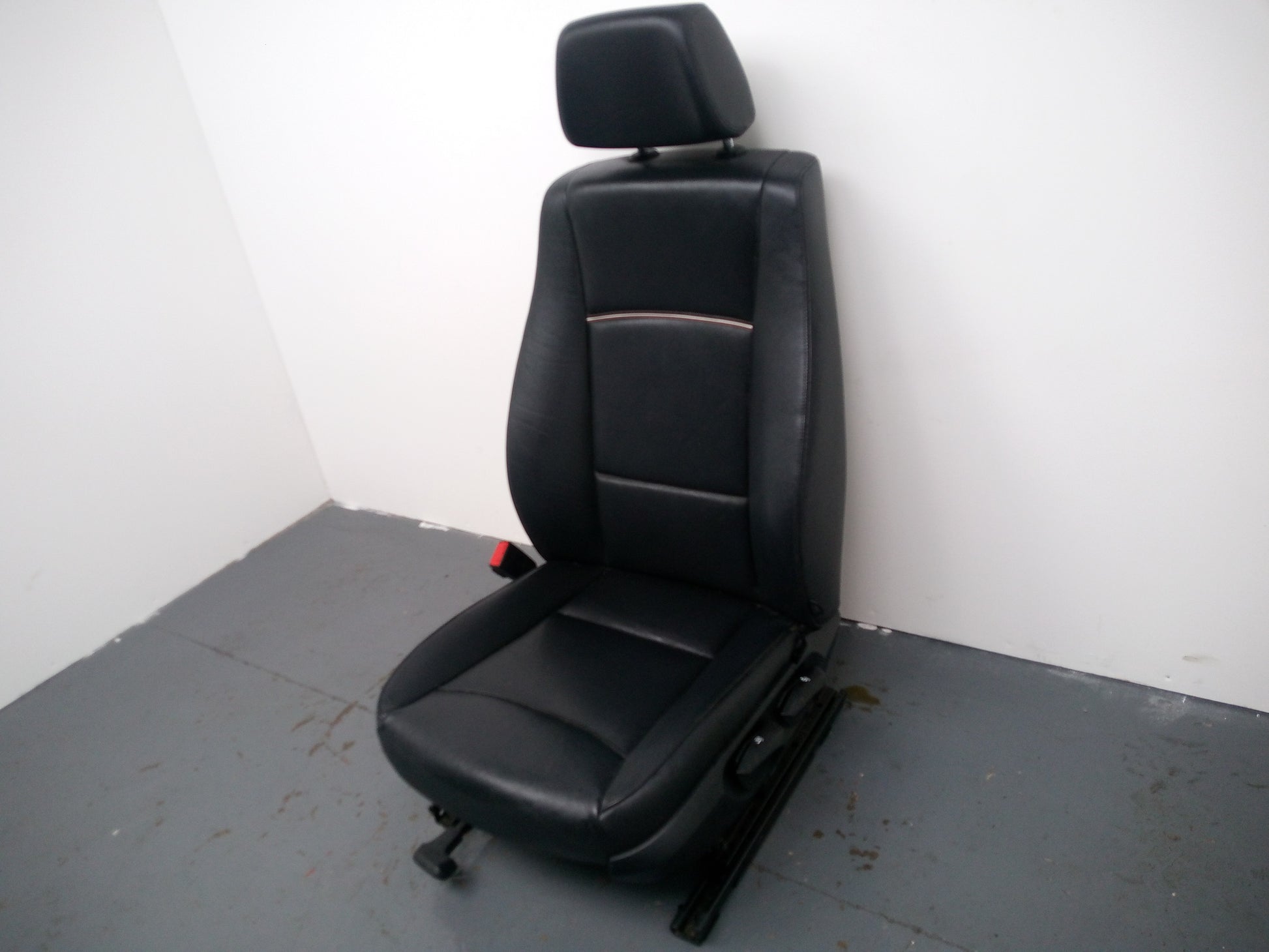 Bmw X1 E84 Front Seat Left N/S Leather Passenger Nevada Black Piping Gray Brown - photo 3