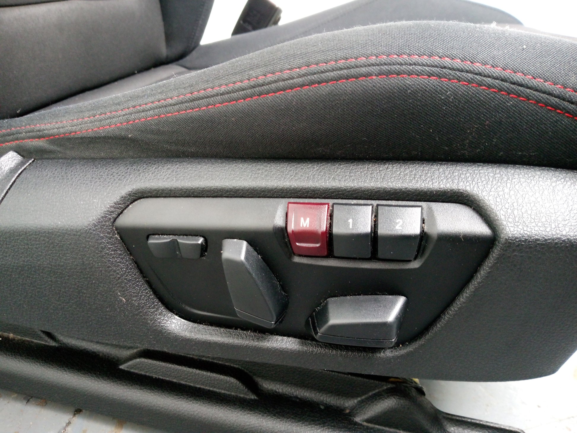 Bmw 1 F20 F21 2011-2015 Drivers O/S Black Front Seat Memory Red Stitching - photo 3