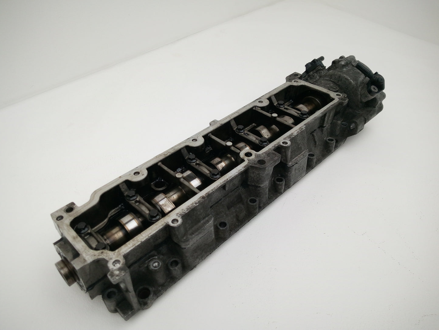 Camshaft Cover  3