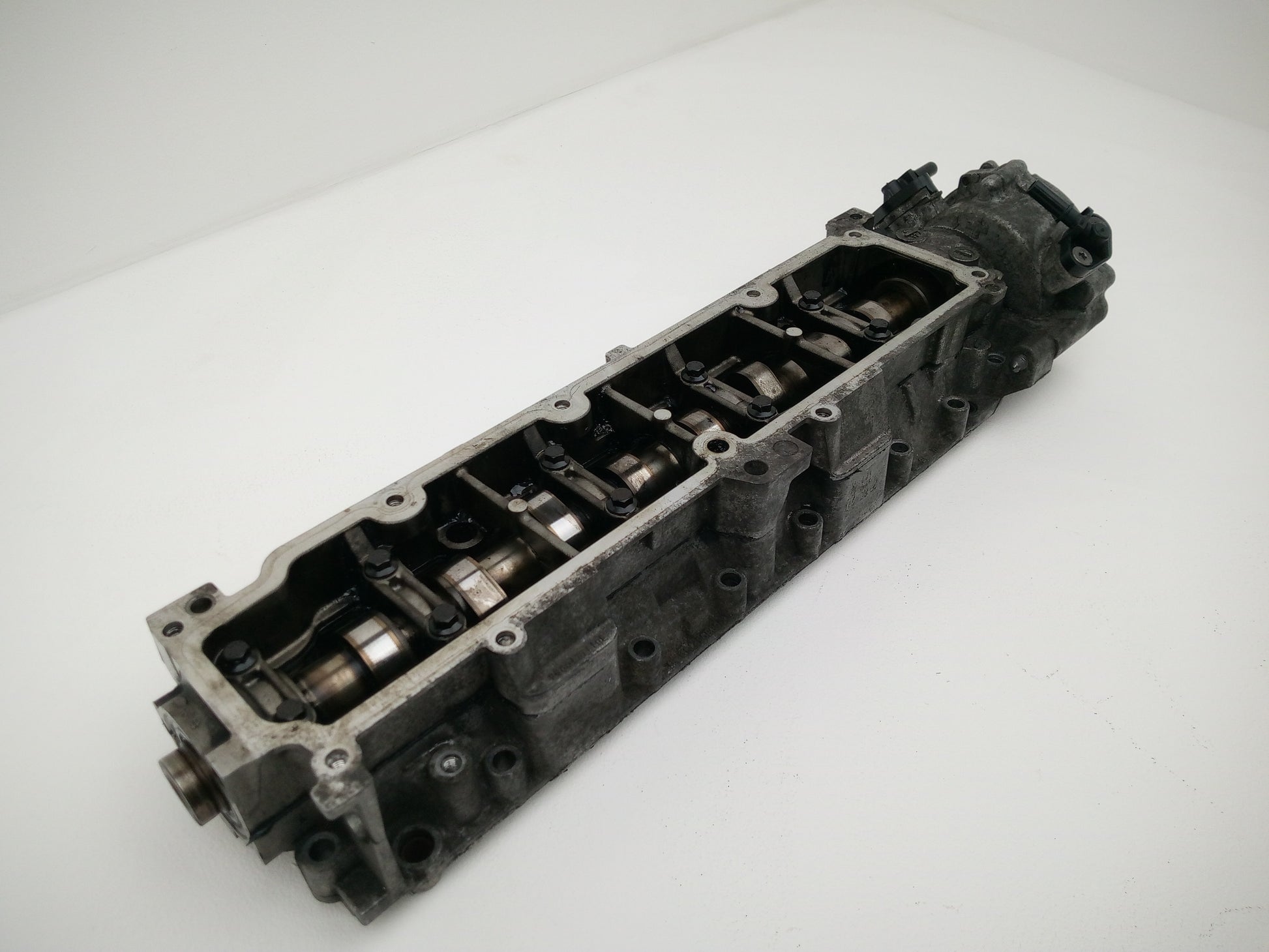 Camshaft Cover  3