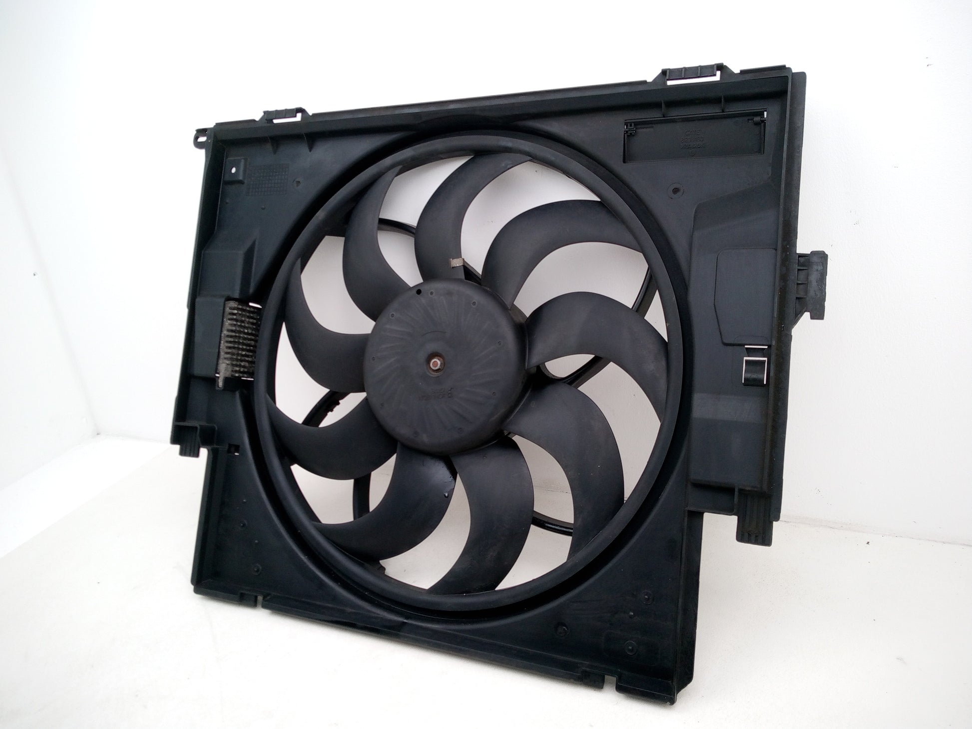 Bmw F20 F21 F22 F30 F31 F32 F33 Fan Shroud With Fan 300w 7640508 - photo 3