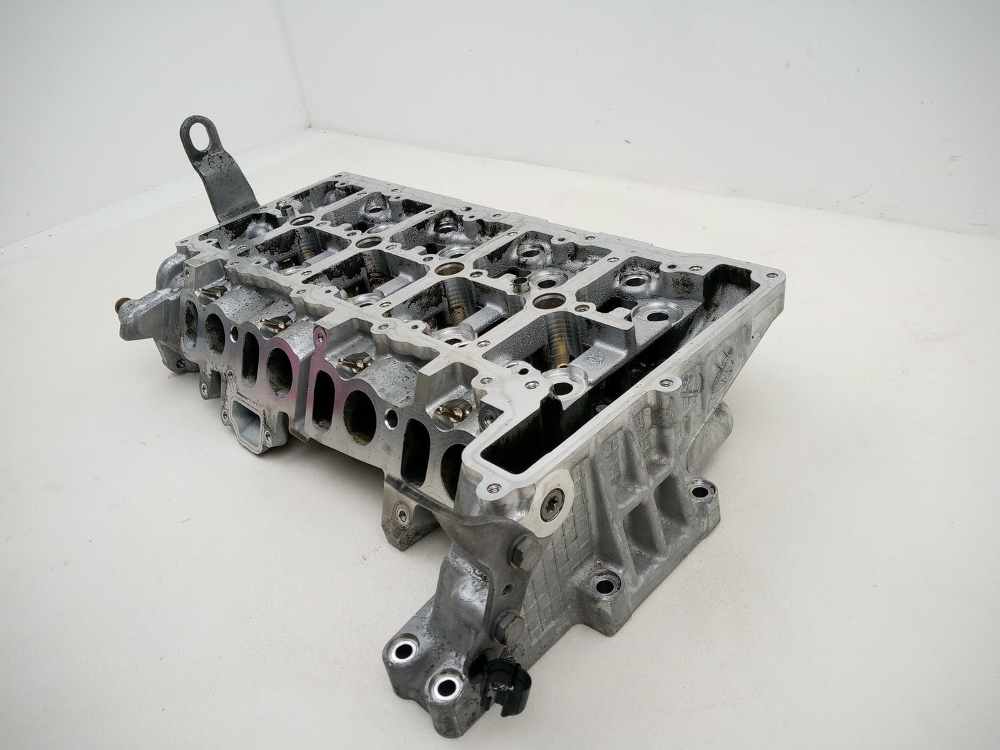 Camshaft Cover  3