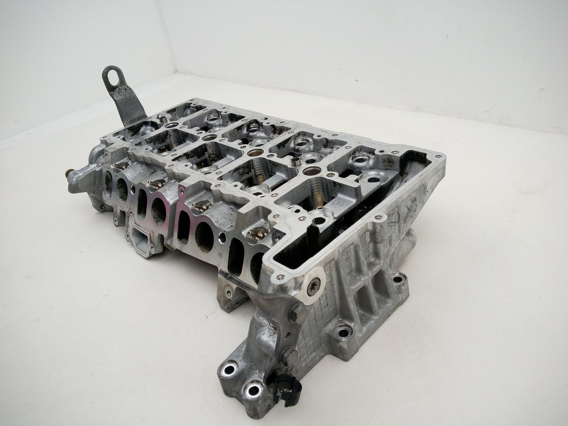 Camshaft Cover  3