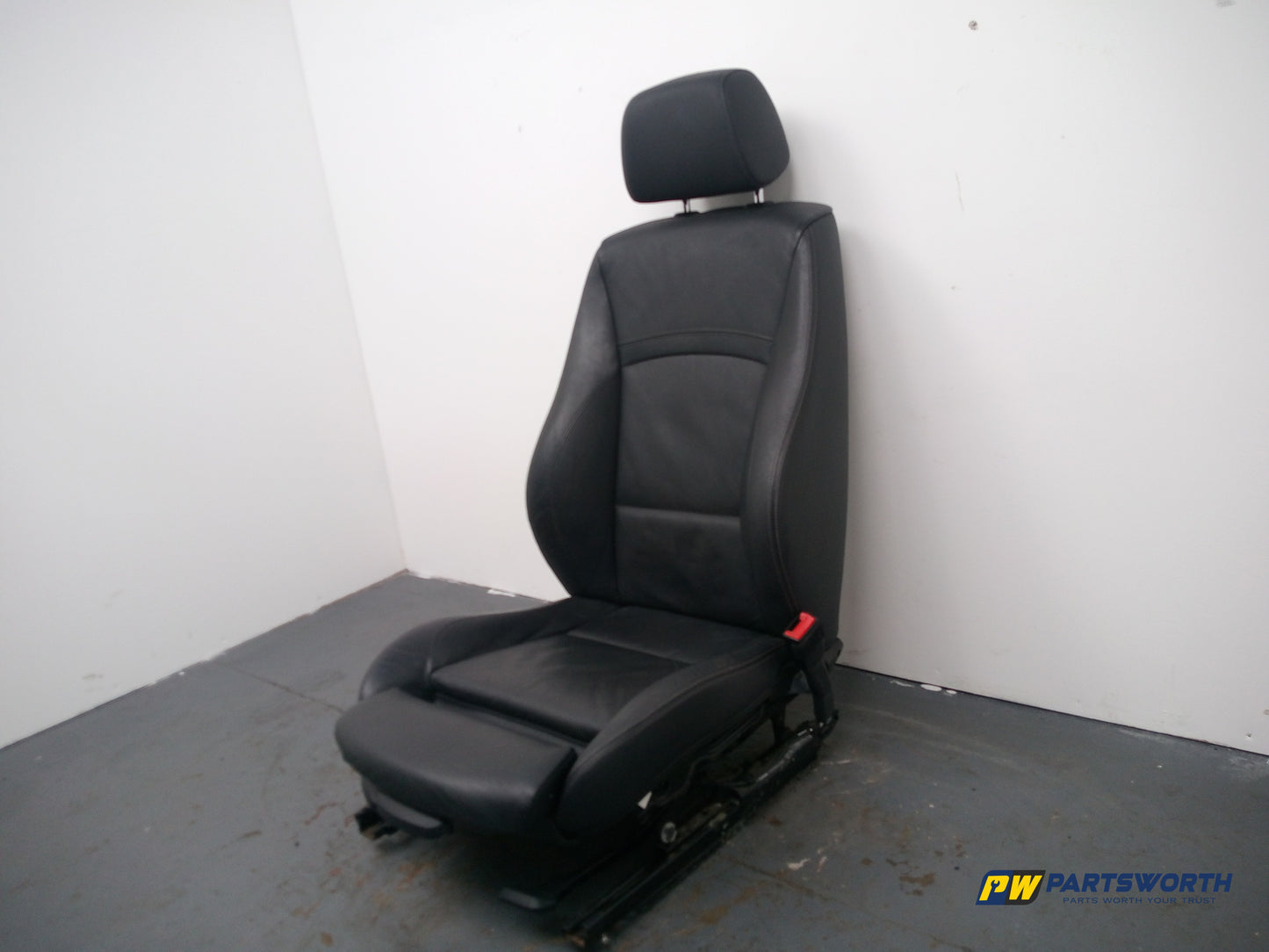 Seat Front RH 3