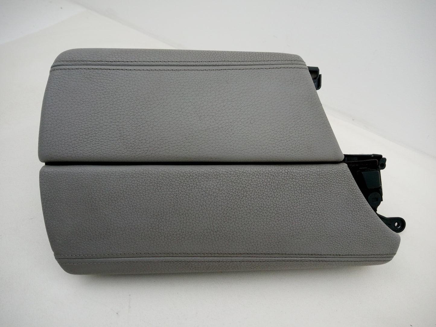 Centre Console Armrest 3
