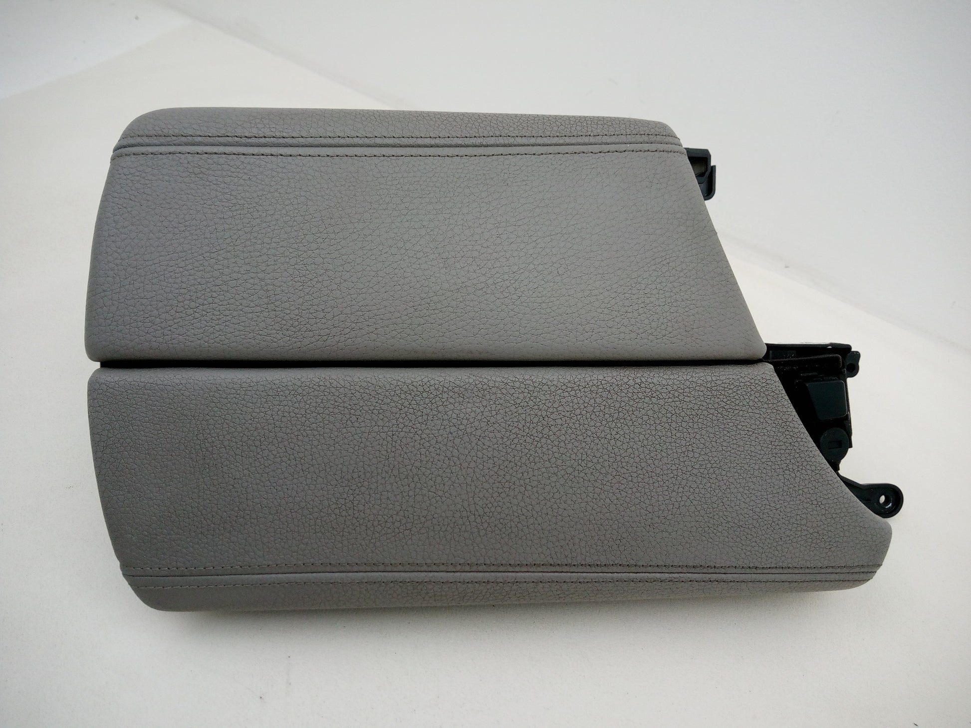 Centre Console Armrest 3