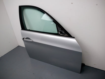 Bmw 3 Series E90 E91 320d Lci Drivers Side Front Door Silver 354/7 2005-2011 - photo 3