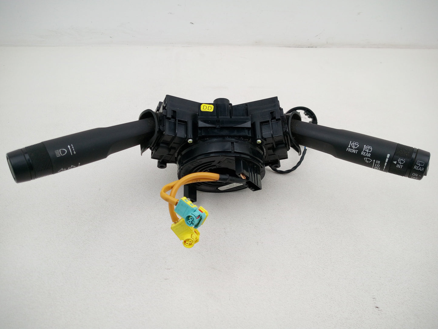 Wiper Stalk, Cruise Control, Gear Selector Stalk  3
