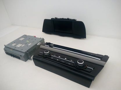 Radio - DAB/CD Player, Display screen + Facia  2