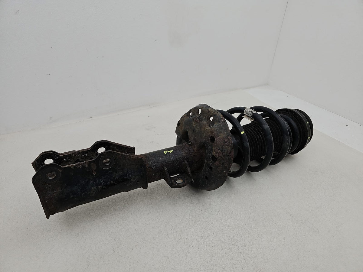 FRONT LEFT SUSPENSION LEG STRUT HUB 3