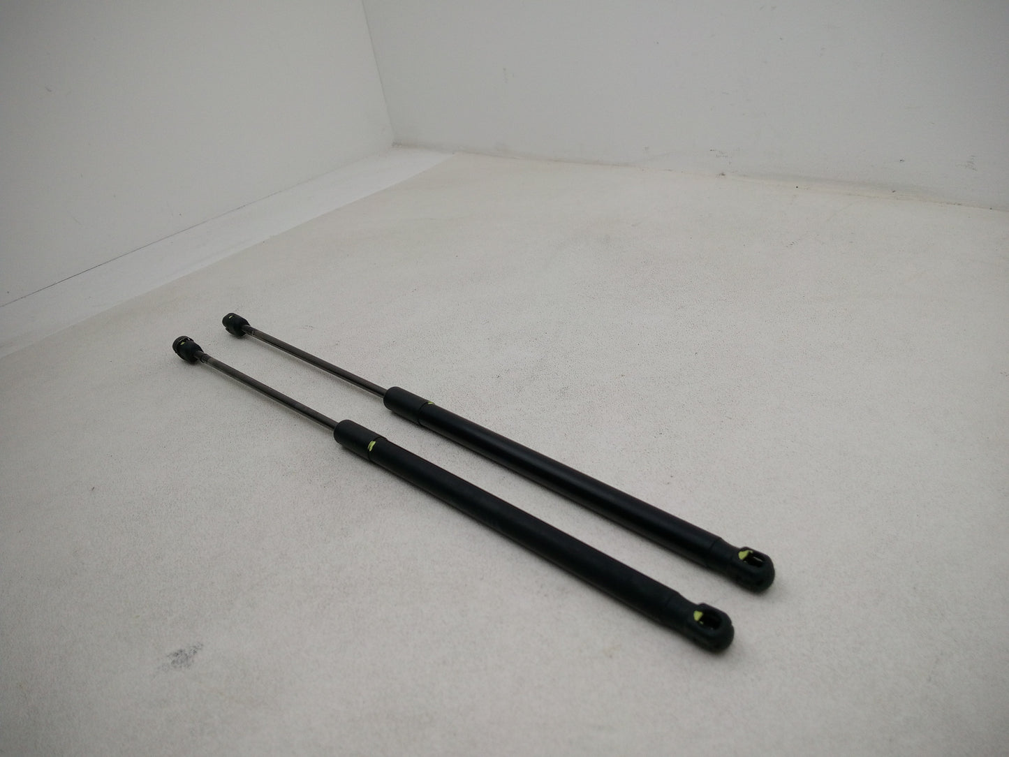 Tailgate Lift Handle 3