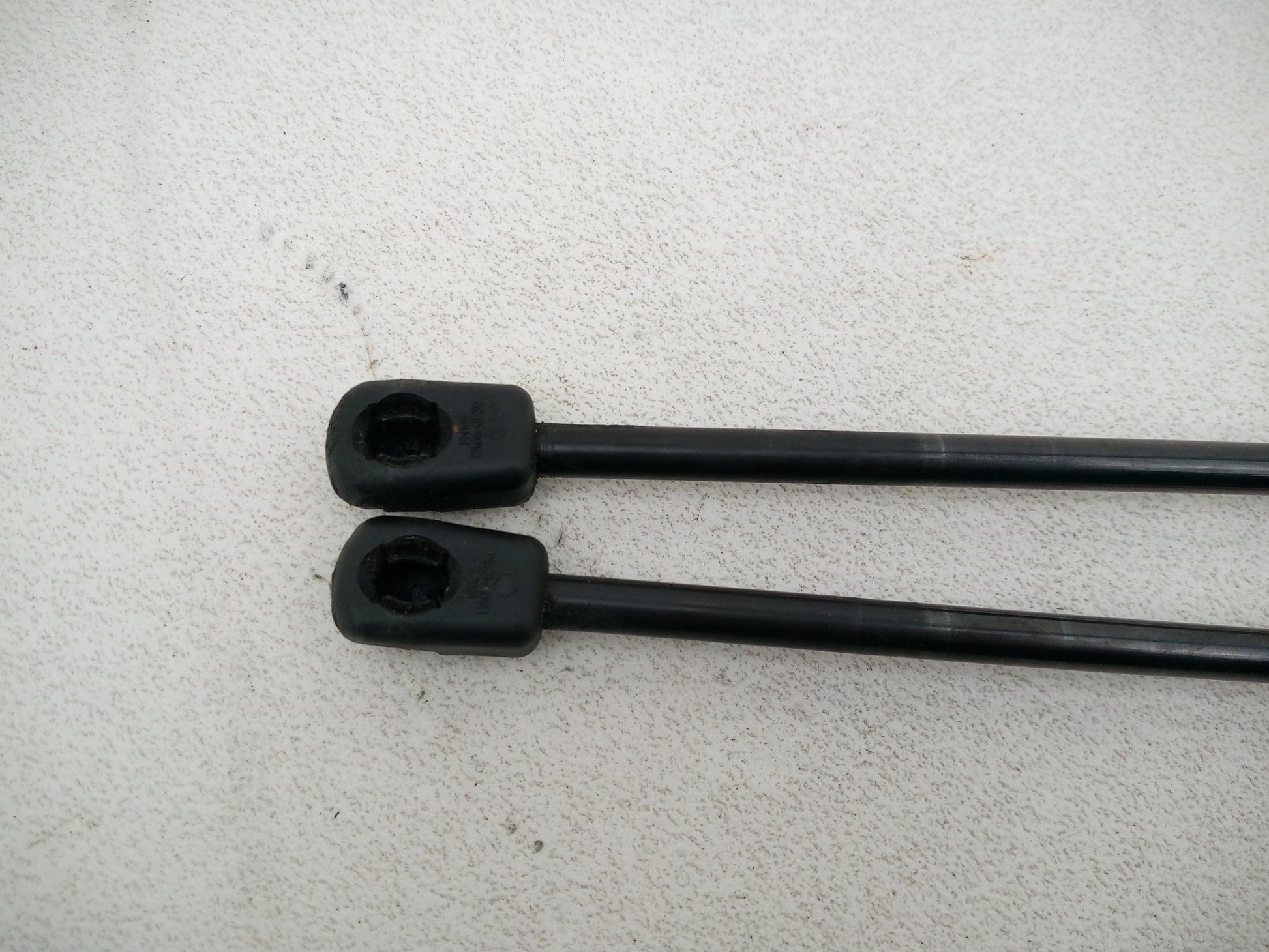 Tailgate Lift Handle 3